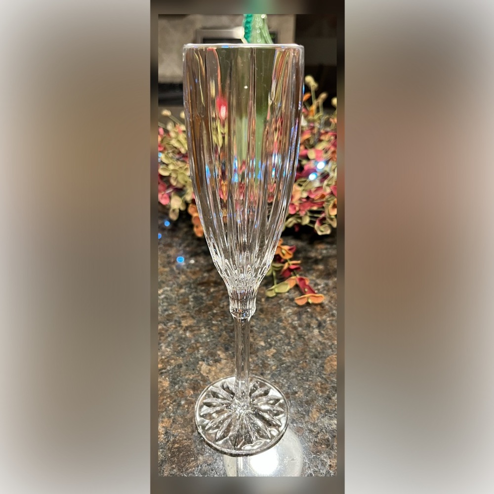 Pair of Crystal Champagne Glasses-Gorgeous!! - Picture 2 of 6